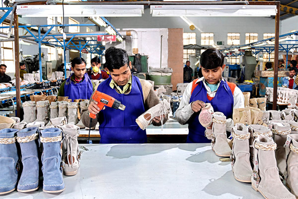 Total 92+ imagen shoes factory in india